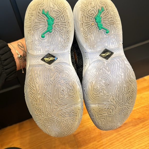 Nike size 3Y Boys practically new - Picture 4 of 7